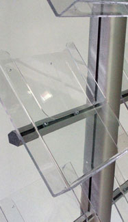 The Duo stand supports 8 A4 brochure pockets.