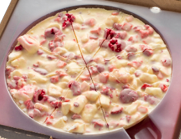 Eton Mess Chocolate Pizza