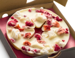 Eton Mess Mini Chocolate Pizza