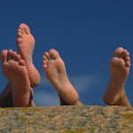 10 tips to keep your feet healthy