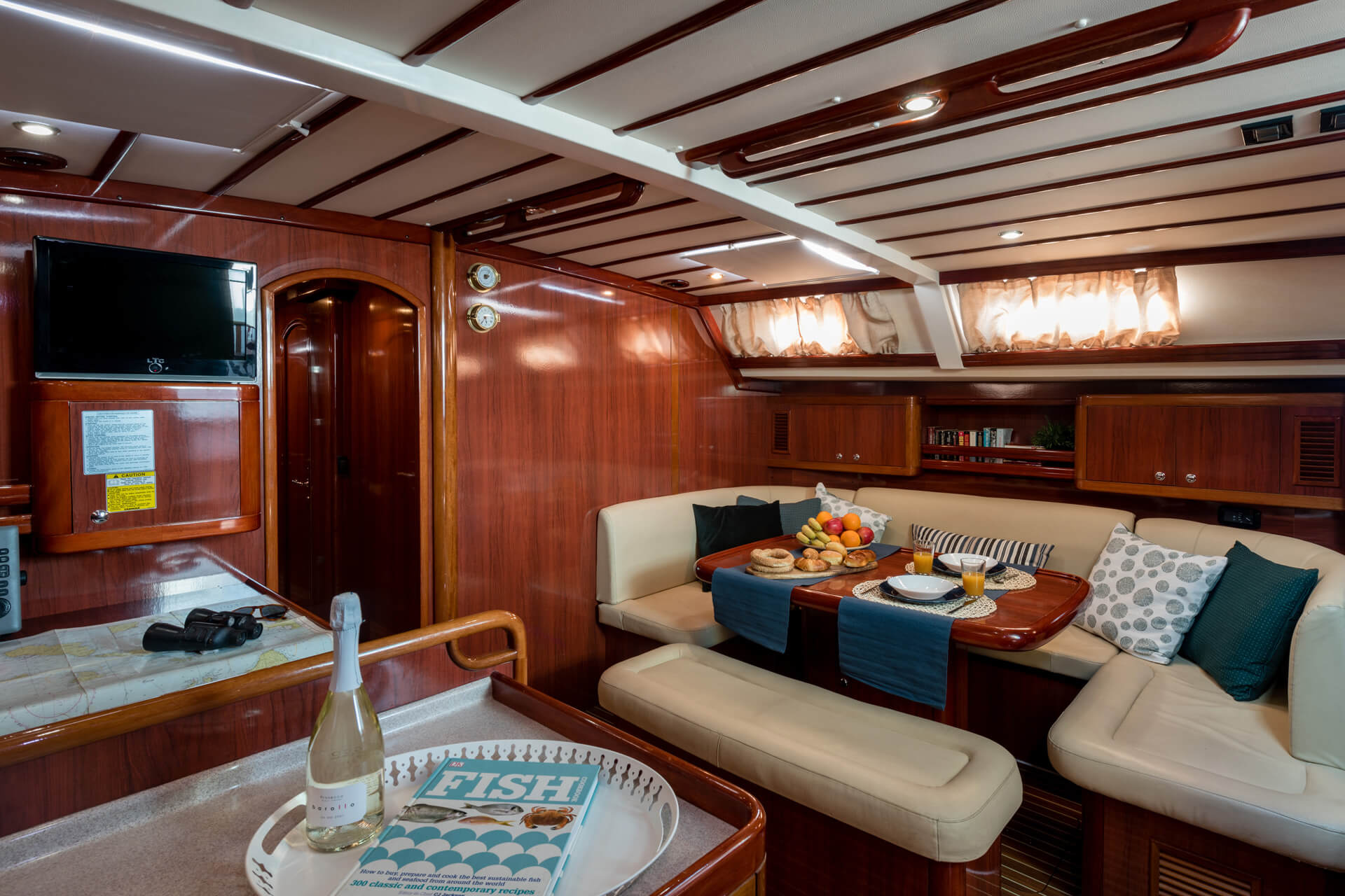 yacht cabin charter greece